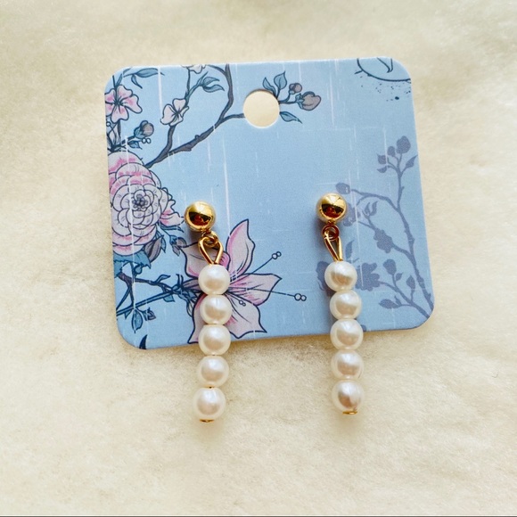 | Dainty Pearl Earrings | - Picture 1 of 4